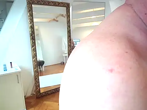 Snapshot of tobi_jerker chatting on 09-29-25, 10:31 tobi jerker online show from 09-29-25, 10:31