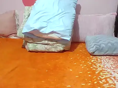 Snapshot of miss_melis chatting on 12-15-25, 04:50 miss melis online show from 12-15-25, 04:50