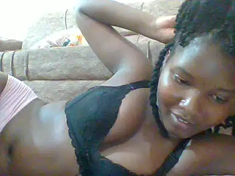 Snapshot of sexyjanett chatting on 02-11-25, 06:44 sexyjanett online show from 02-11-25, 06:44