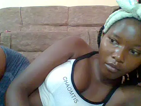 Snapshot of sexyjanett chatting on 03-17-25, 01:18 sexyjanett online show from 03-17-25, 01:18