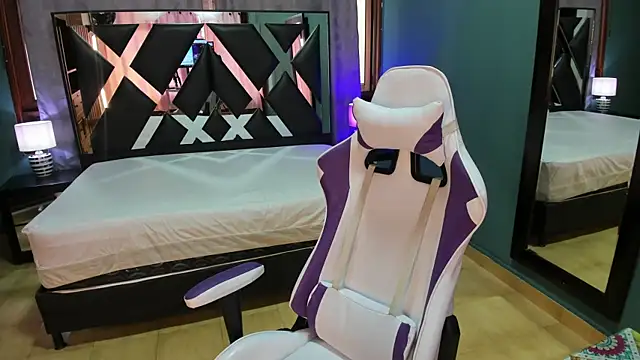 Linda4Petite online show from 01-28-25, 05:56