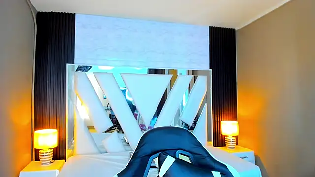 Linda4Petite online show from 11-03-25, 06:20