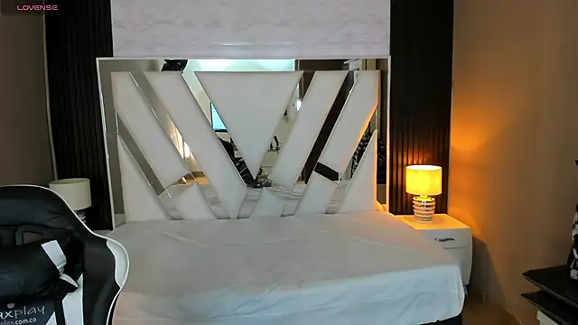 Linda4Petite online show from 01-06-26, 06:33