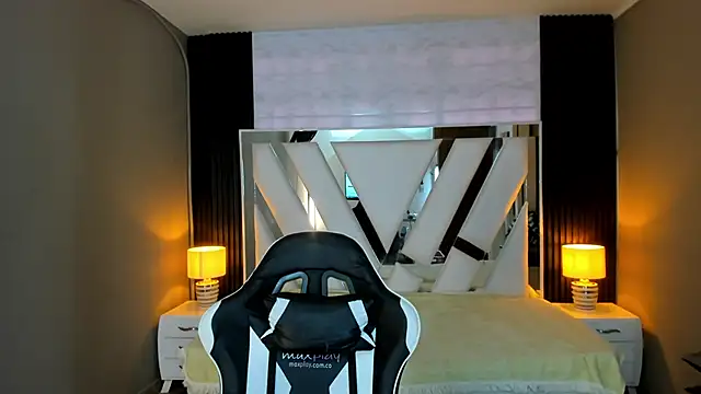 Linda4Petite online show from 01-12-26, 06:35