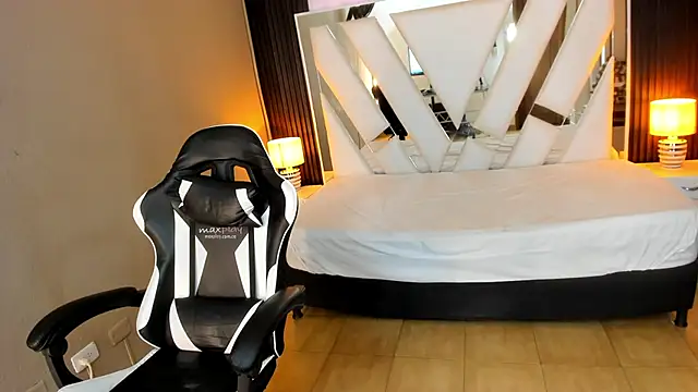 Linda4Petite online show from 01-13-26, 06:46