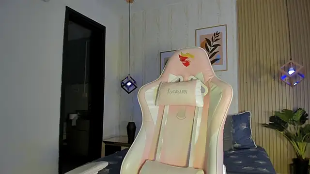 Snapshot of CameronCollins_ chatting on 10-27-25, 07:51 CameronCollins online show from 10-27-25, 07:51