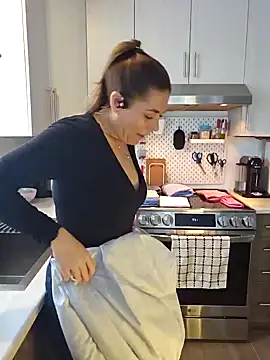 Snapshot of Ellie-L-Elizabeth chatting on 01-23-25, 02:39 Ellie-L-Elizabeth online show from 01-23-25, 02:39