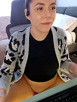 Snapshot of Ellie-L-Elizabeth chatting on 02-06-25, 04:14 Ellie-L-Elizabeth online show from 02-06-25, 04:14