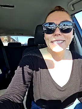 Snapshot of Ellie-L-Elizabeth chatting on 02-28-25, 04:10 Ellie-L-Elizabeth online show from 02-28-25, 04:10