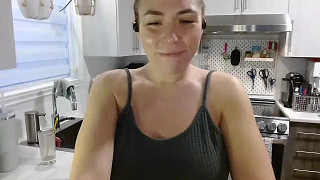 Snapshot of Ellie-L-Elizabeth chatting on 03-16-25, 11:05 Ellie-L-Elizabeth online show from 03-16-25, 11:05