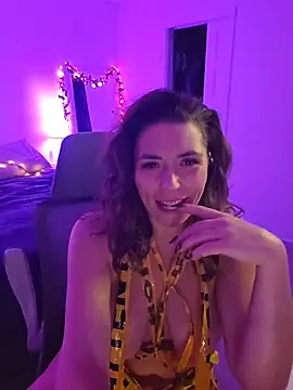 Snapshot of Ellie-L-Elizabeth chatting on 10-18-25, 04:48 Ellie-L-Elizabeth online show from 10-18-25, 04:48