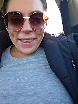 Snapshot of Ellie-L-Elizabeth chatting on 11-06-25, 04:08 Ellie-L-Elizabeth online show from 11-06-25, 04:08