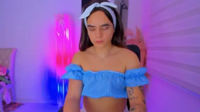 Snapshot of alask_pears0 chatting on 11-27-25, 02:19 alask pears0 online show from 11-27-25, 02:19