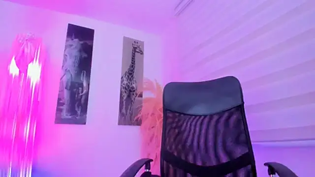 Snapshot of alask_pears0 chatting on 11-28-25, 01:47 alask pears0 online show from 11-28-25, 01:47