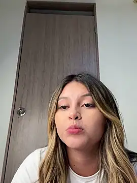 lunablossom  online show from 12-26-24, 02:01