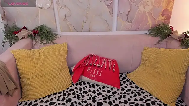 ohmyJuliet online show from 12-22-24, 05:56