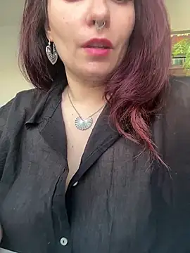 Snapshot of LunaMoongirl chatting on 12-06-24, 01:55 LunaMoongirl online show from 12-06-24, 01:55