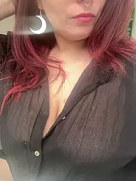 Snapshot of LunaMoongirl chatting on 01-09-25, 01:35 LunaMoongirl online show from 01-09-25, 01:35