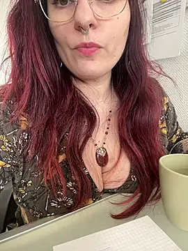 Snapshot of LunaMoongirl chatting on 02-03-25, 12:36 LunaMoongirl online show from 02-03-25, 12:36