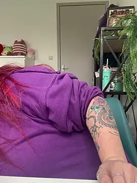 Snapshot of LunaMoongirl chatting on 02-07-25, 02:04 LunaMoongirl online show from 02-07-25, 02:04