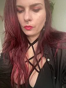 Snapshot of LunaMoongirl chatting on 02-28-25, 02:53 LunaMoongirl online show from 02-28-25, 02:53