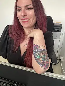 Snapshot of LunaMoongirl chatting on 03-17-25, 02:23 LunaMoongirl online show from 03-17-25, 02:23