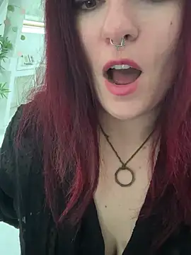 Snapshot of LunaMoongirl chatting on 09-14-25, 05:23 LunaMoongirl online show from 09-14-25, 05:23