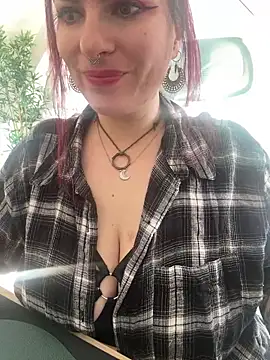 Snapshot of LunaMoongirl chatting on 10-01-25, 10:10 LunaMoongirl online show from 10-01-25, 10:10