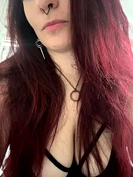 Snapshot of LunaMoongirl chatting on 10-20-25, 01:11 LunaMoongirl online show from 10-20-25, 01:11