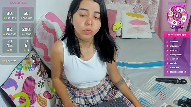 Snapshot of amy_petite chatting on 10-19-25, 01:39 amy petite online show from 10-19-25, 01:39