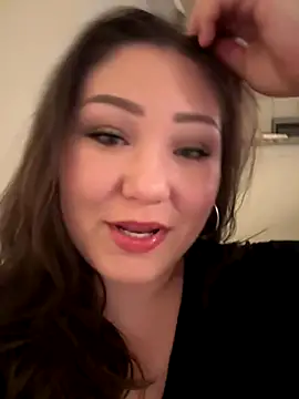 Snapshot of RosieDixx chatting on 11-06-25, 02:34 RosieDixx online show from 11-06-25, 02:34