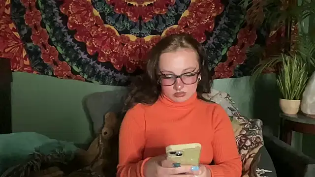 Snapshot of sweetandwet_daddy chatting on 10-26-25, 04:18 sweetandwet daddy online show from 10-26-25, 04:18