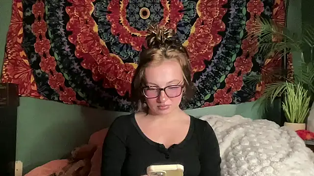 Snapshot of sweetandwet_daddy chatting on 11-03-25, 03:13 sweetandwet daddy online show from 11-03-25, 03:13