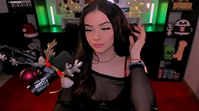 SofiRusselle online show from 12-13-25, 07:53