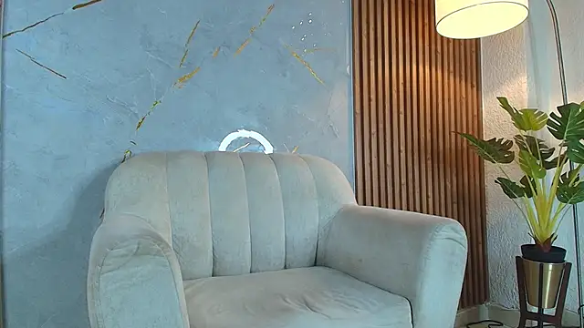 Snapshot of Joeysexx2 chatting on 10-13-25, 04:23 Joeysexx2 online show from 10-13-25, 04:23