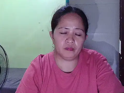 Snapshot of sweetlady_pinay chatting on 11-12-25, 10:48 sweetlady pinay online show from 11-12-25, 10:48