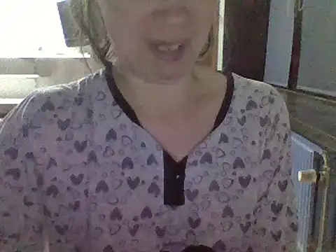 Moi Lina online show from 10-17-25, 09:39