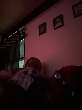 ChocolateBuns101 online show from 12-23-24, 07:17