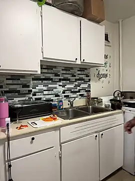 ChocolateBuns101 online show from 12-27-24, 01:32