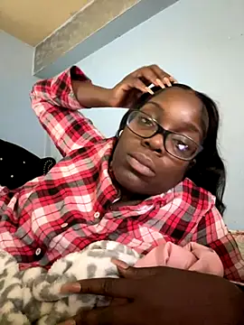 ChocolateBuns101 online show from 11-12-25, 01:55