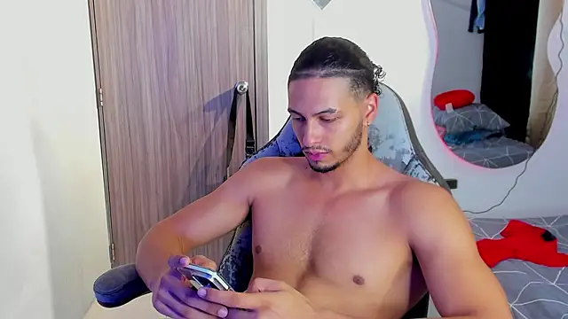 Snapshot of Kris_Khalifa69 chatting on 11-26-25, 01:01 Kris Khalifa69 online show from 11-26-25, 01:01