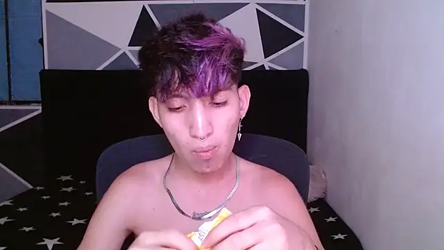 littlextreme online show from 12-22-24, 02:39