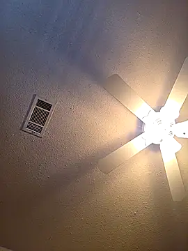 Snapshot of StallionMilf chatting on 11-21-25, 05:22 StallionMilf online show from 11-21-25, 05:22