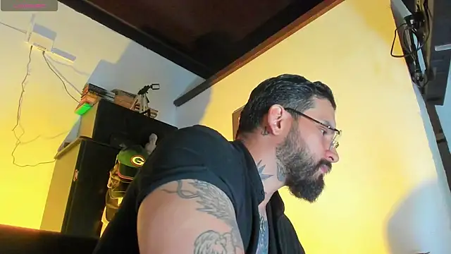 CamiloGray  online show from 10-20-25, 01:44