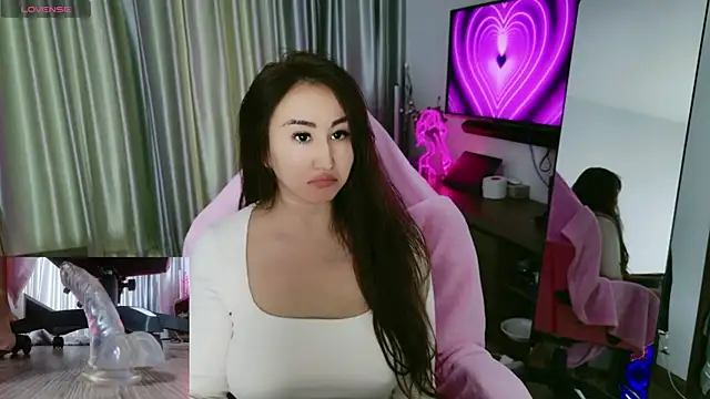 Snapshot of AsianQueens chatting on 10-30-25, 03:19 AsianQueens online show from 10-30-25, 03:19