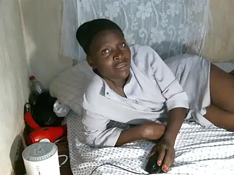 cute-shamza online show from 12-18-25, 05:46