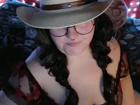 Snapshot of ThickBones chatting on 03-19-25, 06:23 ThickBones online show from 03-19-25, 06:23
