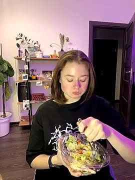 sweetest pie online show from 12-04-24, 06:17