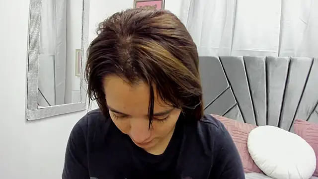 Snapshot of Gretten_wright chatting on 02-06-25, 12:05 Gretten wright online show from 02-06-25, 12:05