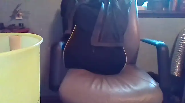 peaches playz online show from 03-08-25, 05:33